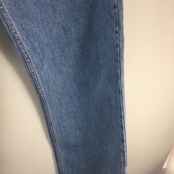 Levi’s 550 Light-Med wash 31”x 34” Zip - Picture 4 of 8